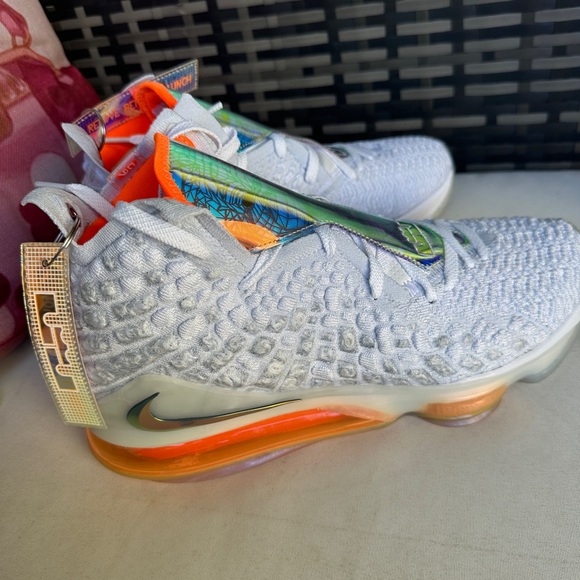 New Men Nike Le Bron James 17 LMTD Future Air size 11 - Picture 7 of 8